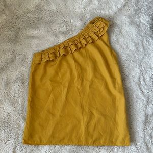 NWOT ONE SHOULDER RUFLLE FRONT BLOUSE